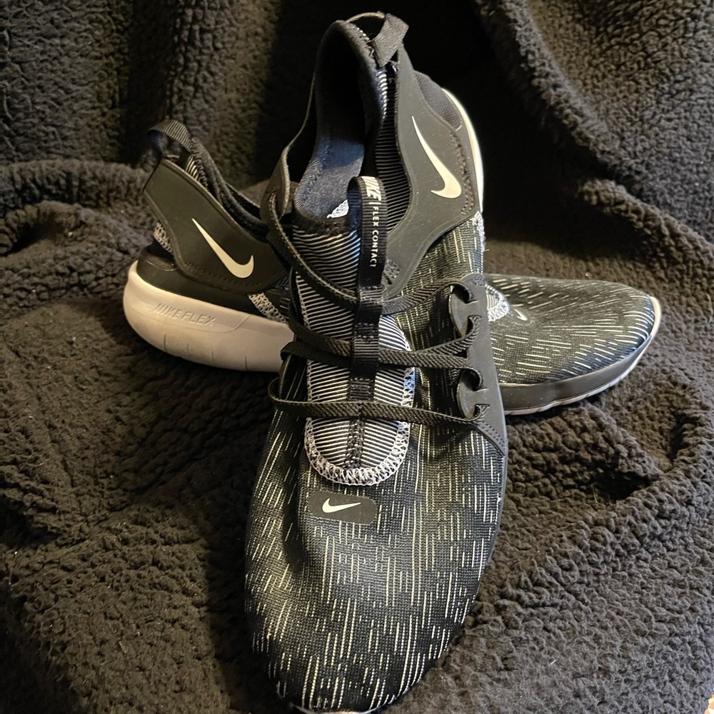 Women’s Nike shoes